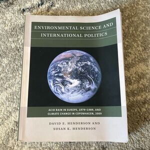 NEW Environmental Science and International Politics ISBN: 9781469640297